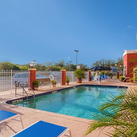 Holiday Inn Express Hotel & Suites Tampa-Fairgrounds-Casino By Ihg Exterior photo