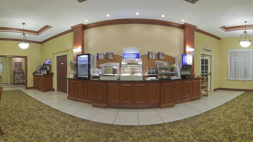 Holiday Inn Express Hotel & Suites Tampa-Fairgrounds-Casino By Ihg Exterior photo