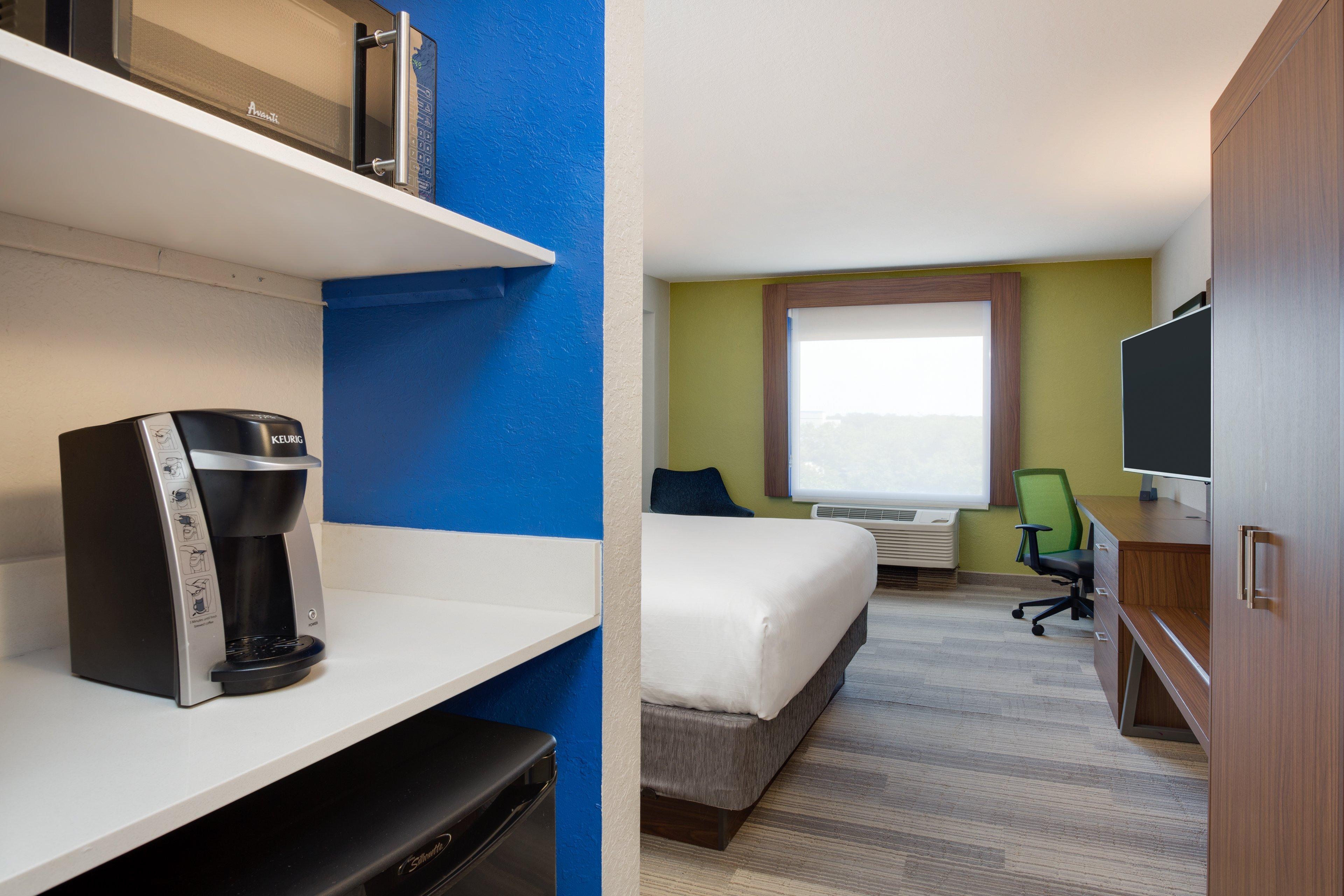 Holiday Inn Express Hotel & Suites Tampa-Fairgrounds-Casino By Ihg Exterior photo