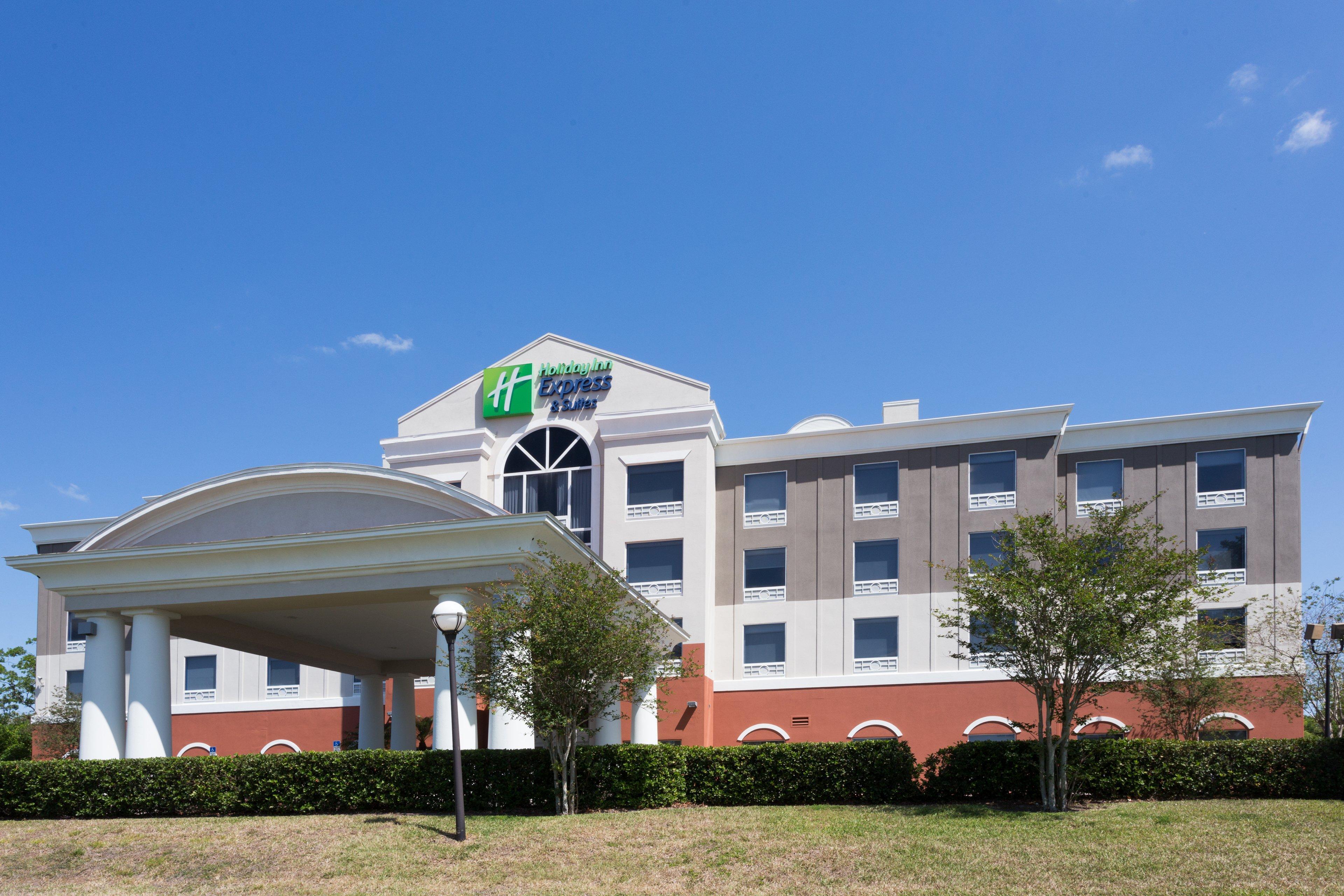 Holiday Inn Express Hotel & Suites Tampa-Fairgrounds-Casino By Ihg Exterior photo