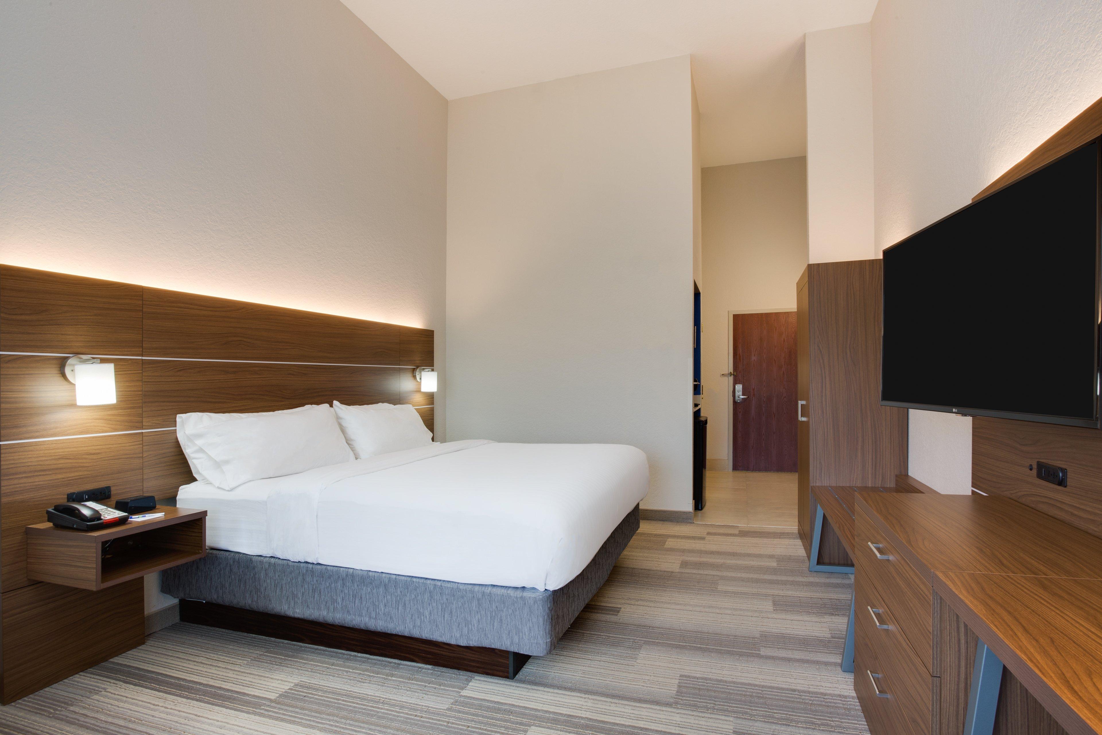 Holiday Inn Express Hotel & Suites Tampa-Fairgrounds-Casino By Ihg Exterior photo