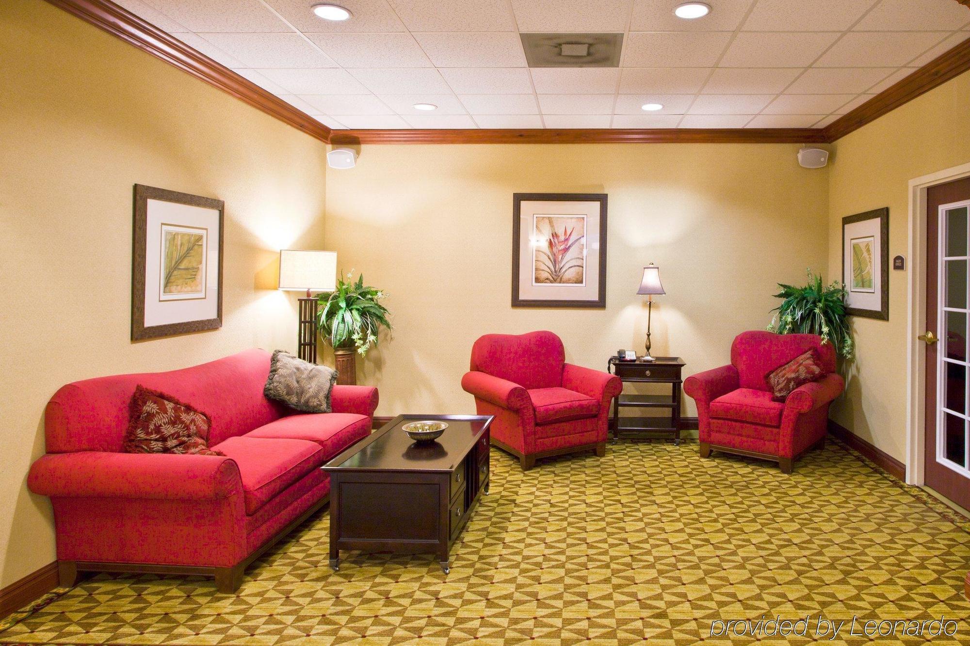 Holiday Inn Express Hotel & Suites Tampa-Fairgrounds-Casino By Ihg Interior photo