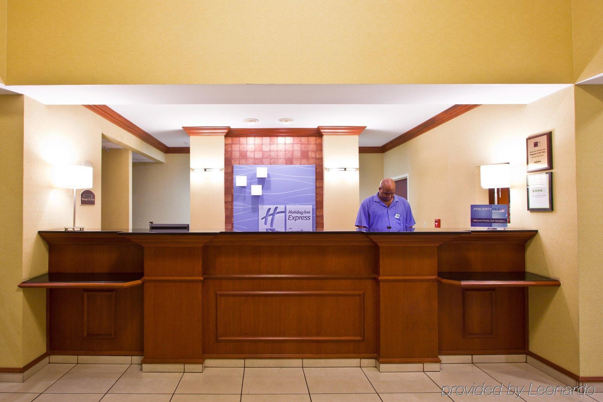 Holiday Inn Express Hotel & Suites Tampa-Fairgrounds-Casino By Ihg Interior photo
