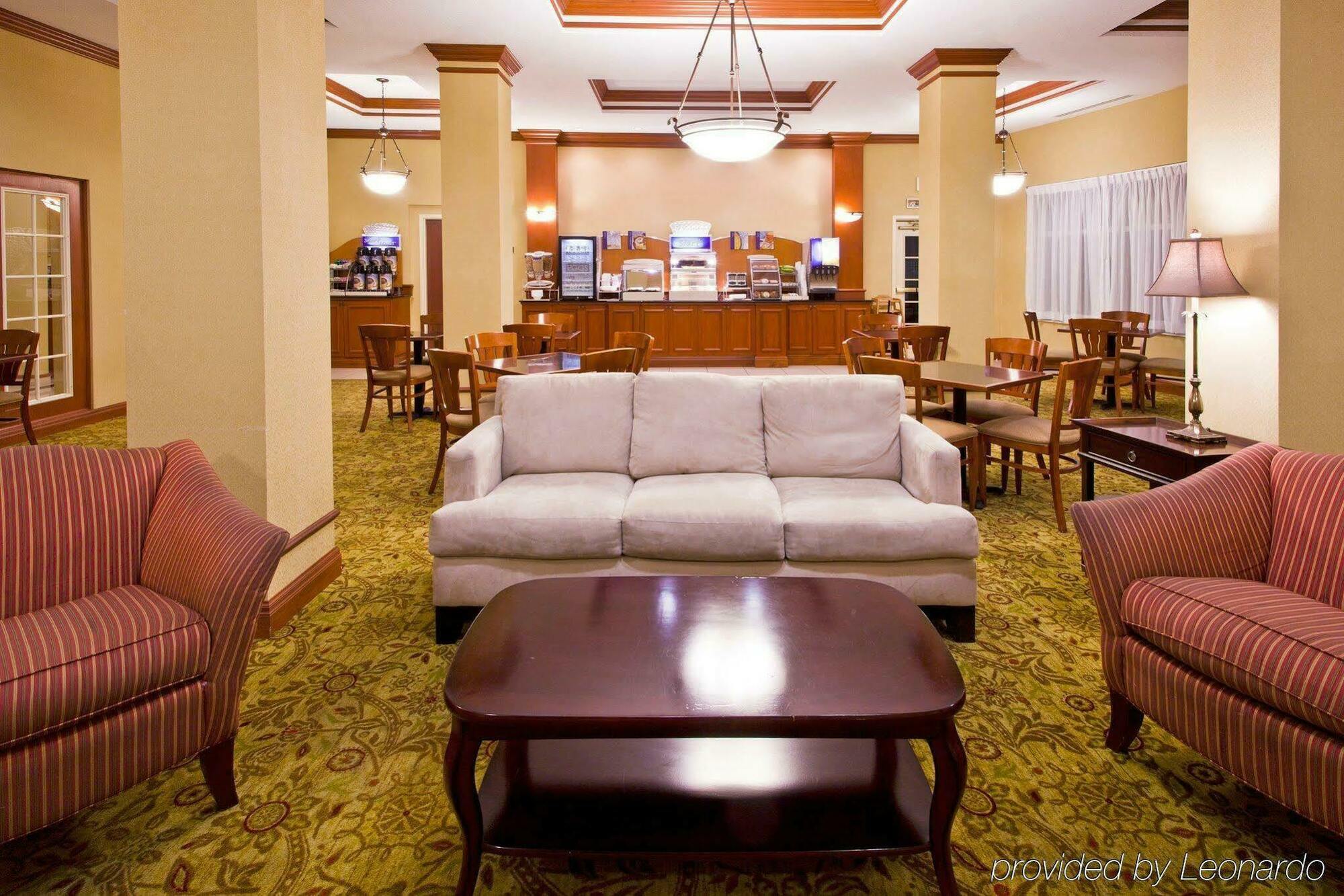 Holiday Inn Express Hotel & Suites Tampa-Fairgrounds-Casino By Ihg Restaurant photo